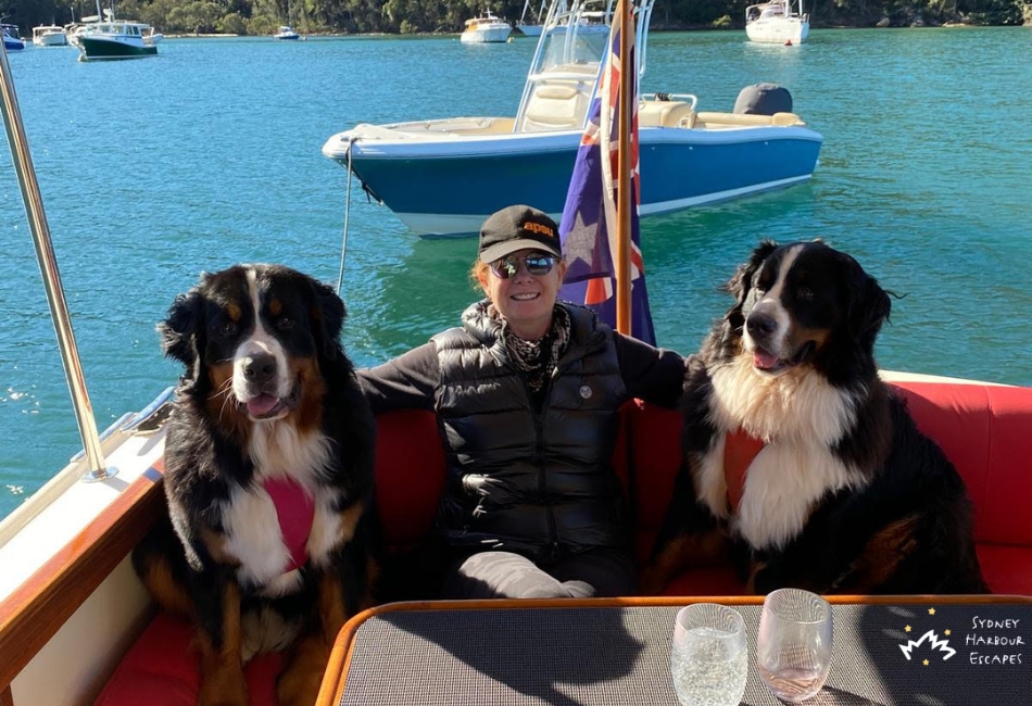 MY Aura Guests Relaxing